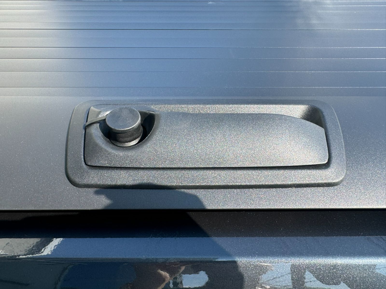 品 三菱 トライトン R2 シャッター式トノカバー ロック付 ～ GLS FFCRYSTALESIA_COM