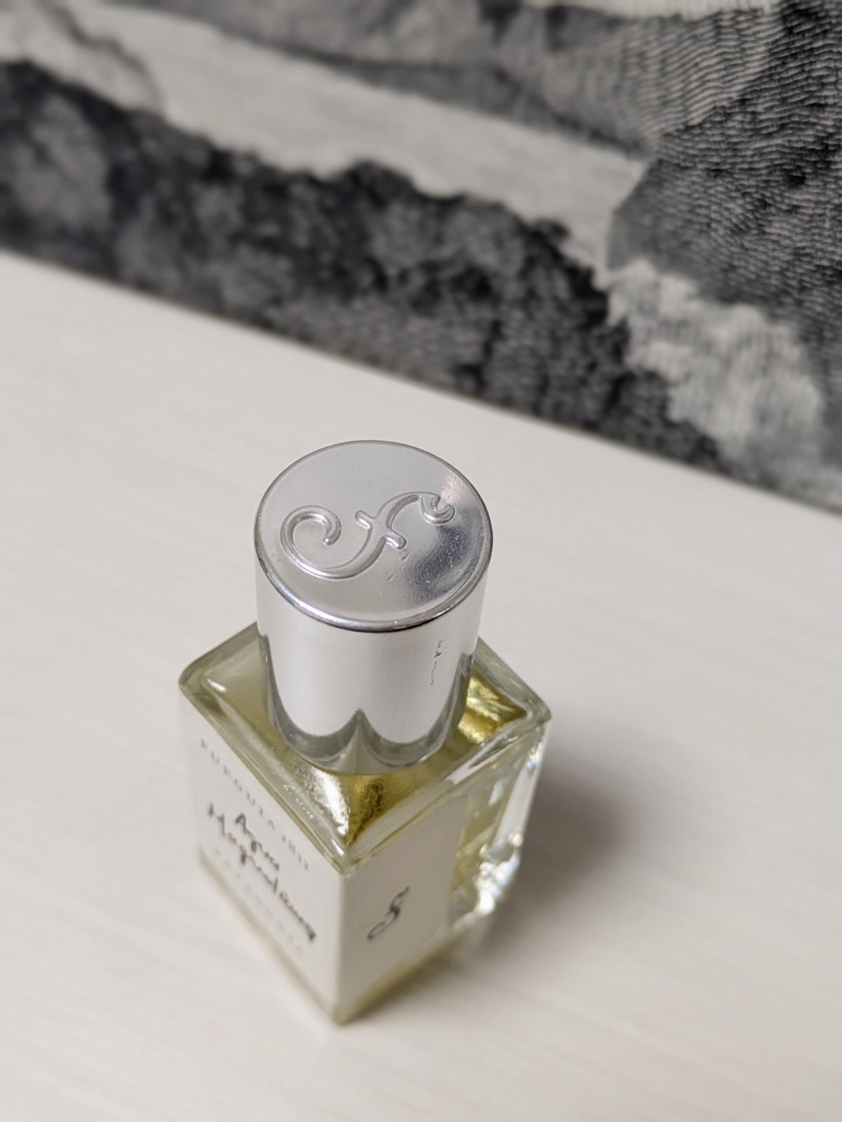 フエギア 香水 プーラ エッセンシア アグアマグノリアーナ 8ml 木