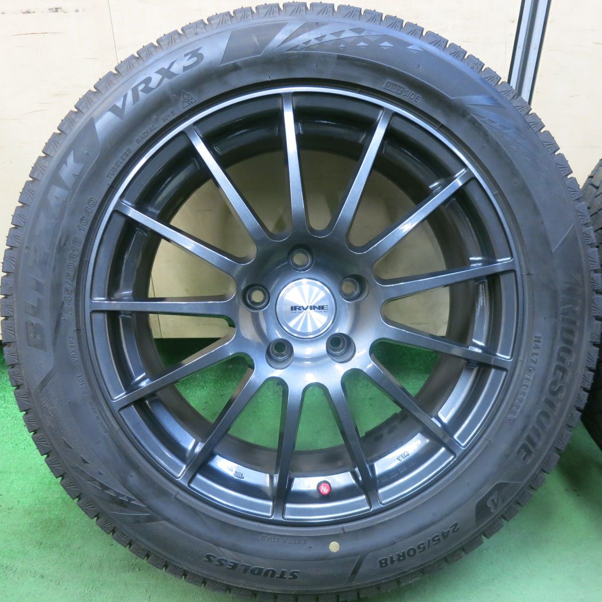 バリ溝 24年 キレイ 9.5分以上 BMW 等 IRVINE F01 245 50R18 スタッドレス ブリヂストン ブリザック VRX3 アーヴィン 18インチ PCD120 5H 5092601SKス