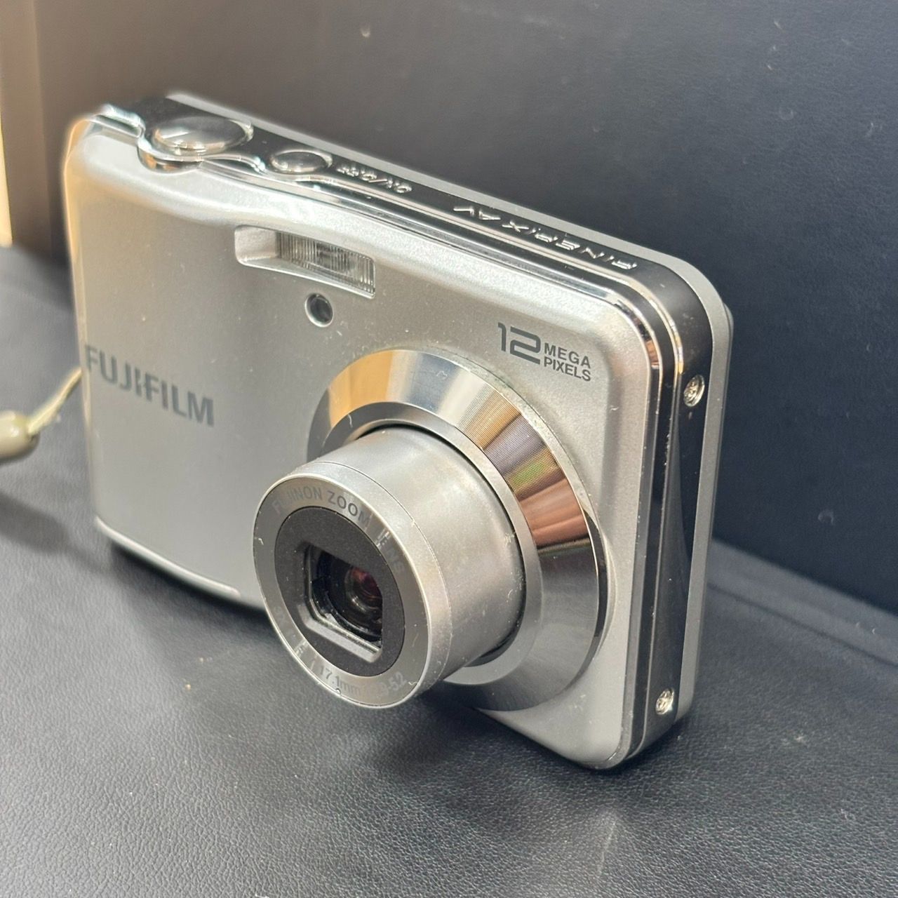EL6】富士フイルム FINEPIX AV110 動作確認済み デジカメ