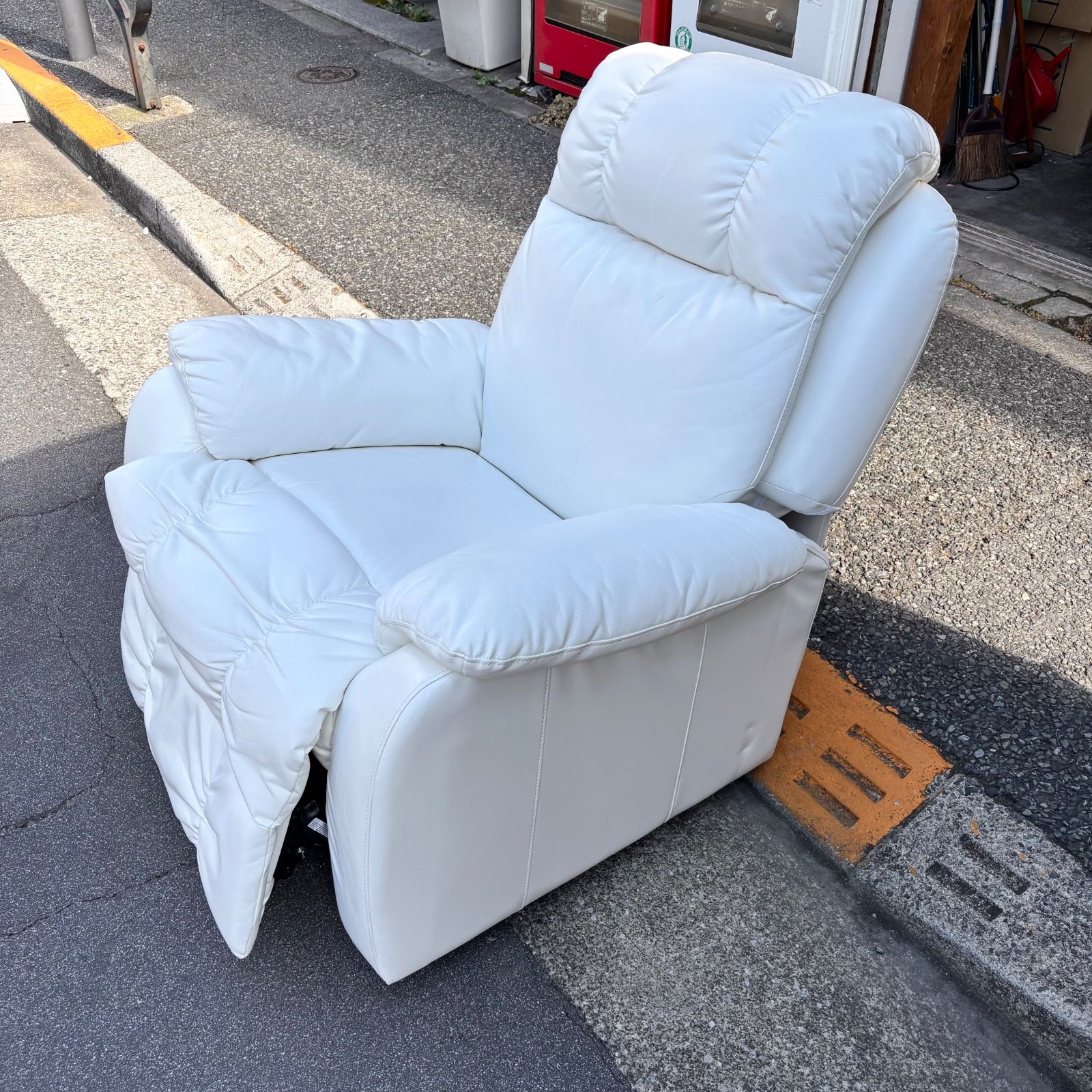 電動チェアSHIFFON（シフォン）ホワイト 電動ラウンジチェア SHIFFON（シフォン）ホワイトの卸・通販