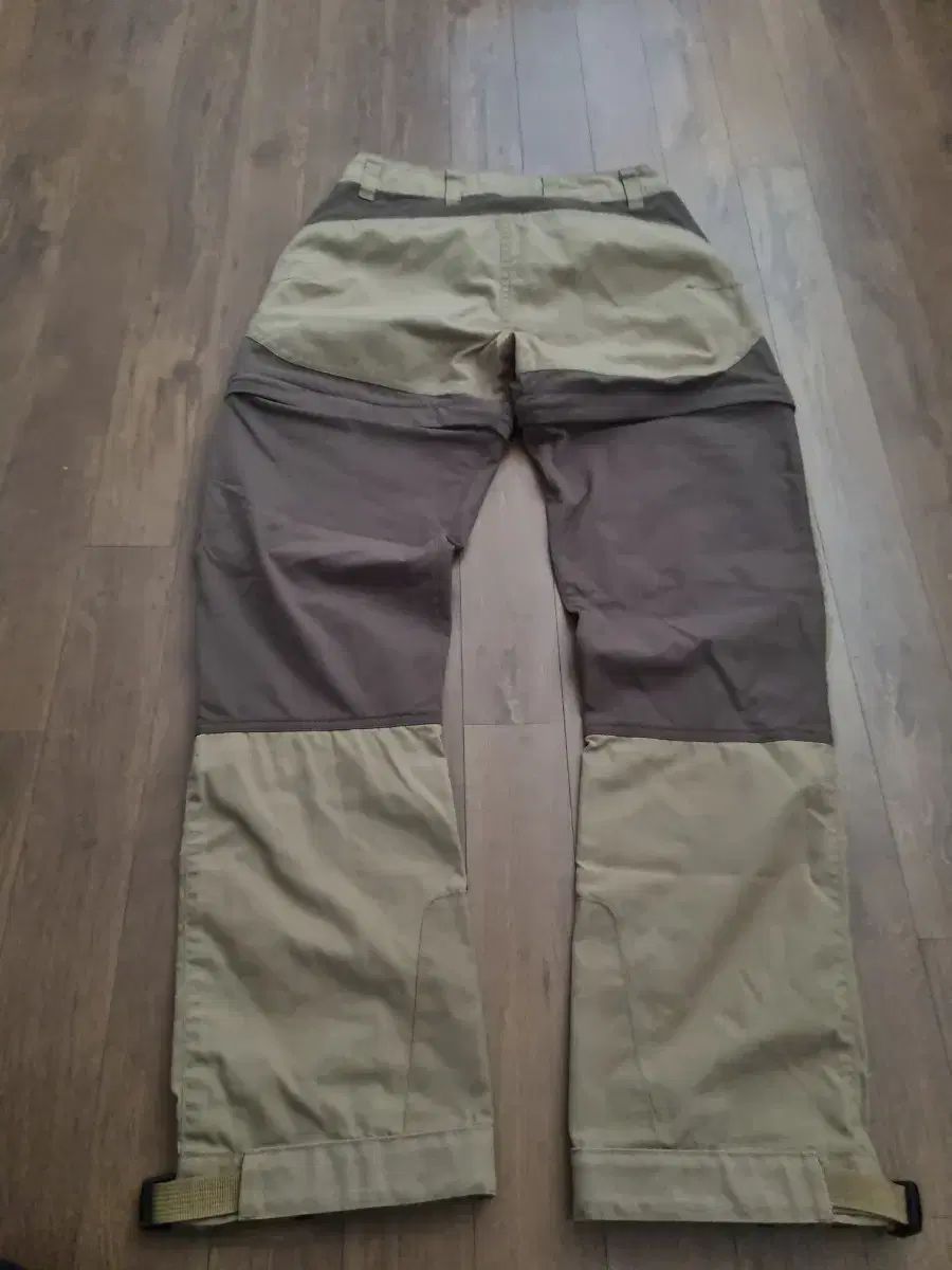 フェールラーベン アビスコ ライト トレッキング ジップオフ