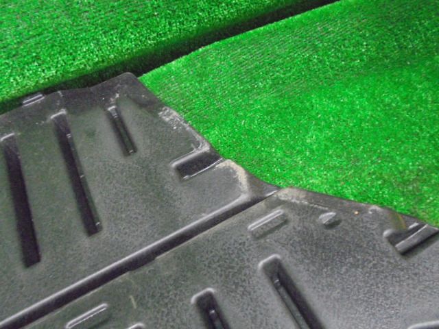 3FP9550 LAT1 トヨタ ヴォクシー ZRR80G ZRR85G 前期型 V 7人 リアラゲッジデッキボード FFCRYSTALESIA_COM