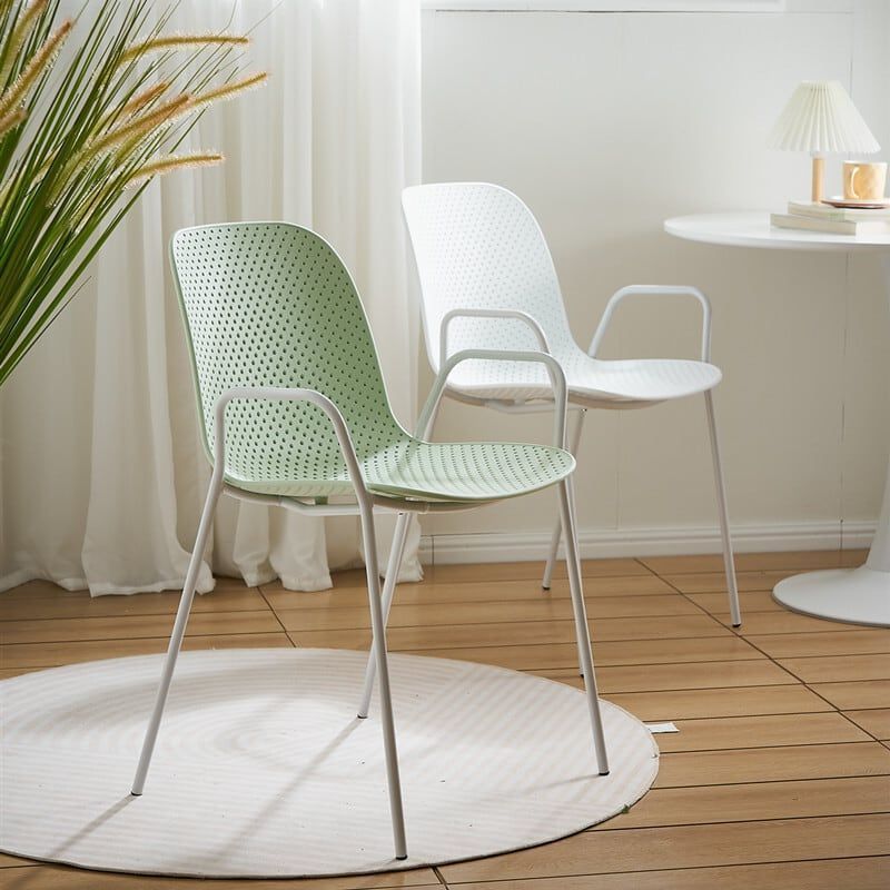 風通しの良い ダイニングチェア 椅子 シンプル モダン 北欧 屋外 ベランダ テラス席 キャスターなし おしゃれ 軽量 スタッキング インテリア