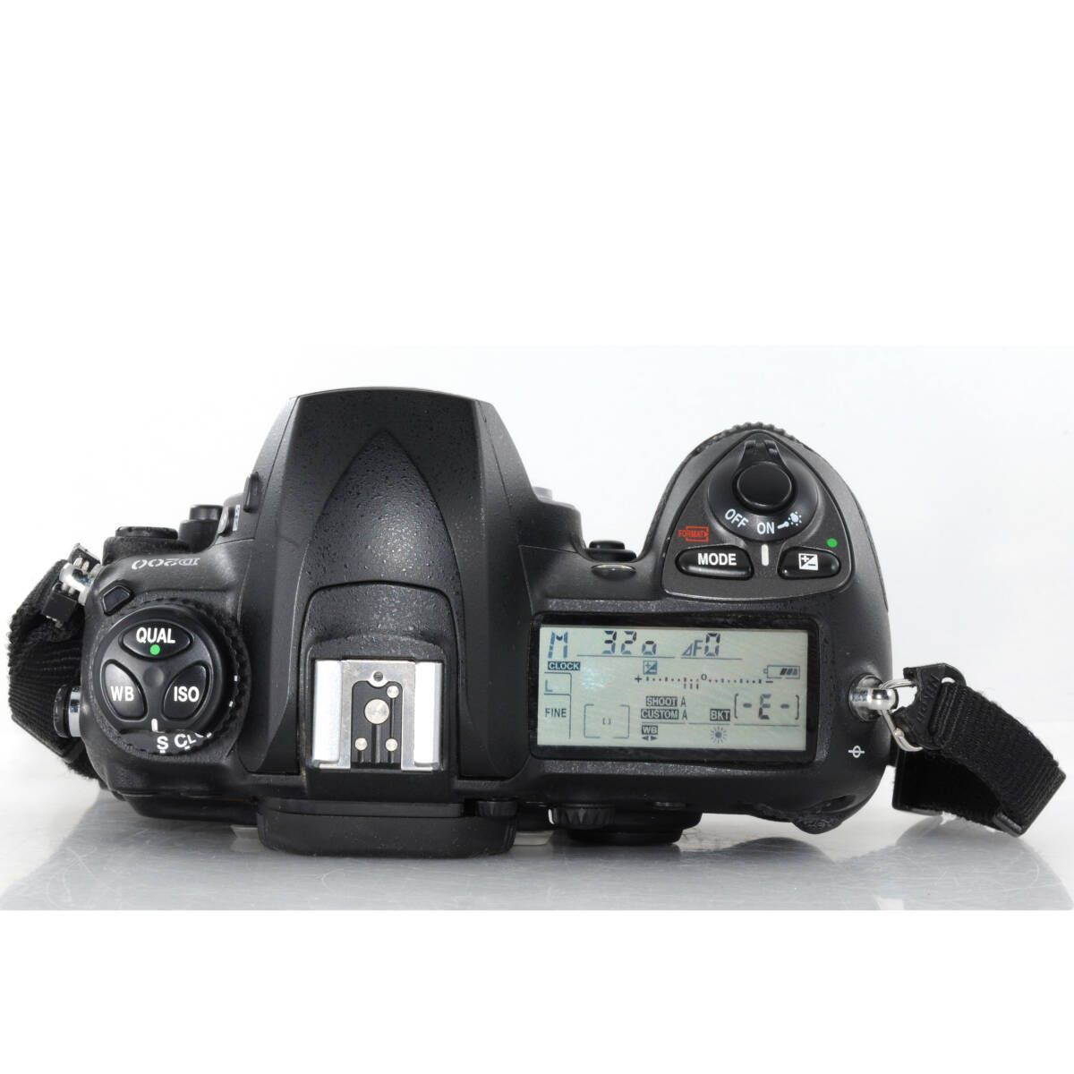 Nikon D200 動作確認済み バッテリー2個付き デジタル一眼レフカメラ カメラ 【ニコン】Nikon D200 デジタル一眼レフカメラ + バッテリー