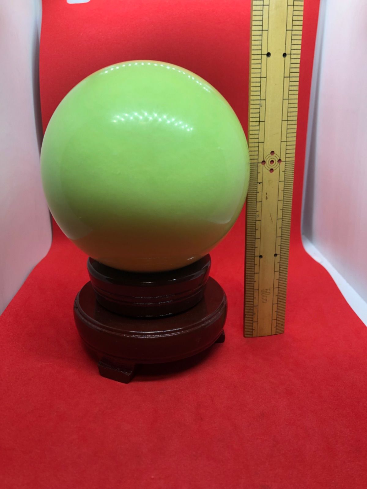 超綺麗不思議な緑夜光丸玉 10cm回転可能な木製の台座付き