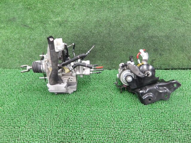 3FP3639 AII5 トヨタ プリウスα ZVW41W 前期型 S ABSアクチュエーター ブレーキブースターセット 47270-47030 ジャンク品 FFCRYSTALESIA_COM