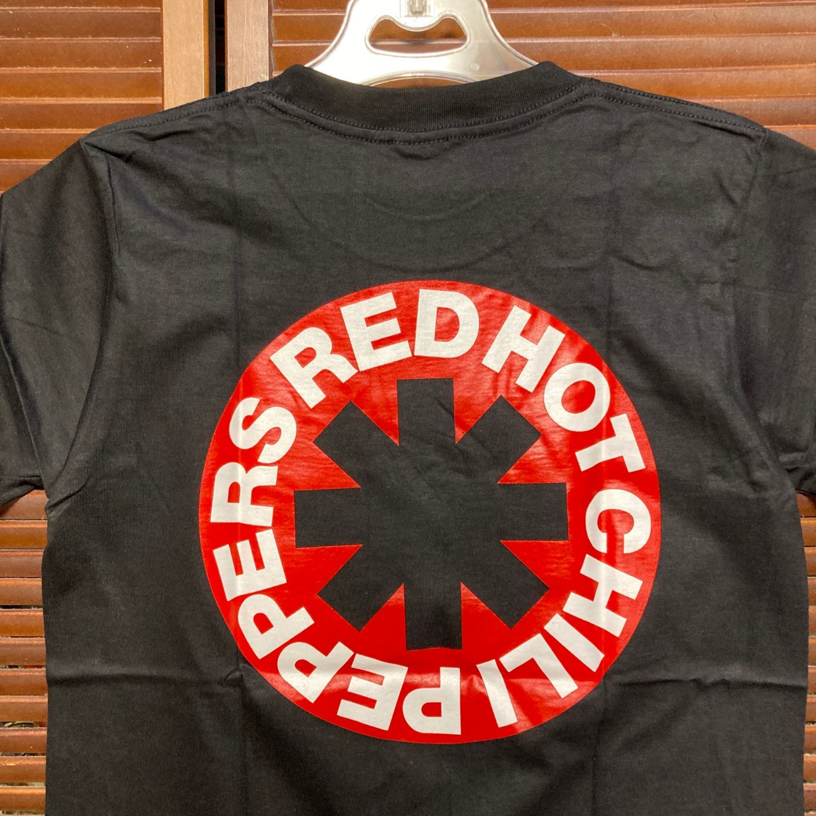 レッドホットチリペッパーズ　レッチリ　RED HOT CHILI PEPPERS 黒 Tシャツ tee ティーシャツ バンド ロック ツアー　ライブ　デザイン 両面 プリント 派手 奇抜 古着 ビンテージ vintage パンク メタル