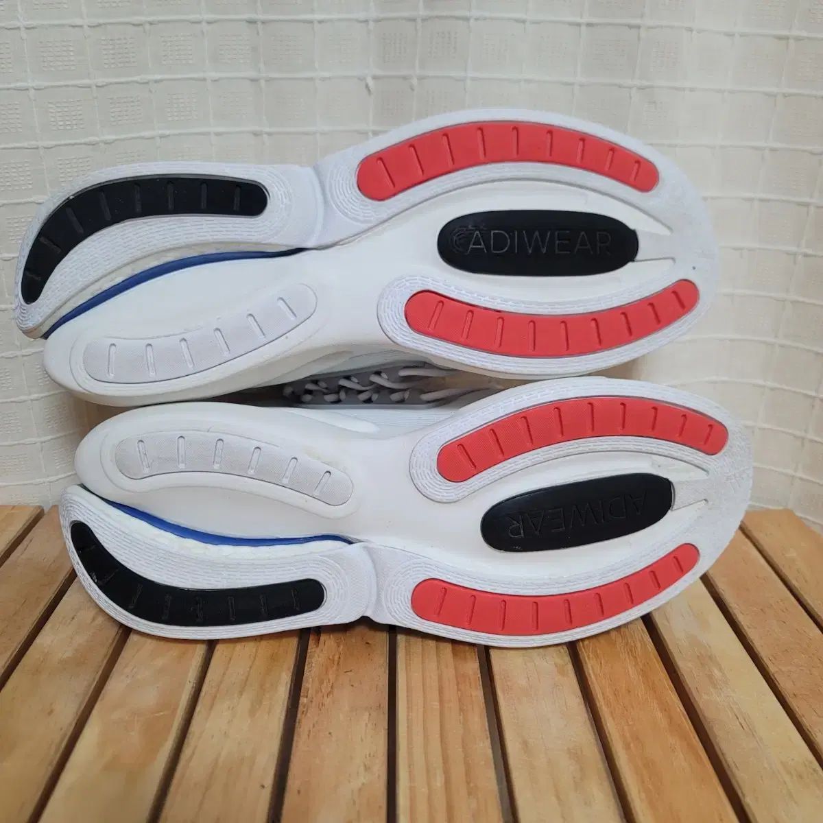 V1 Alphaboost adidas ⁄ アディダス | スニーカー メンズ ランニング