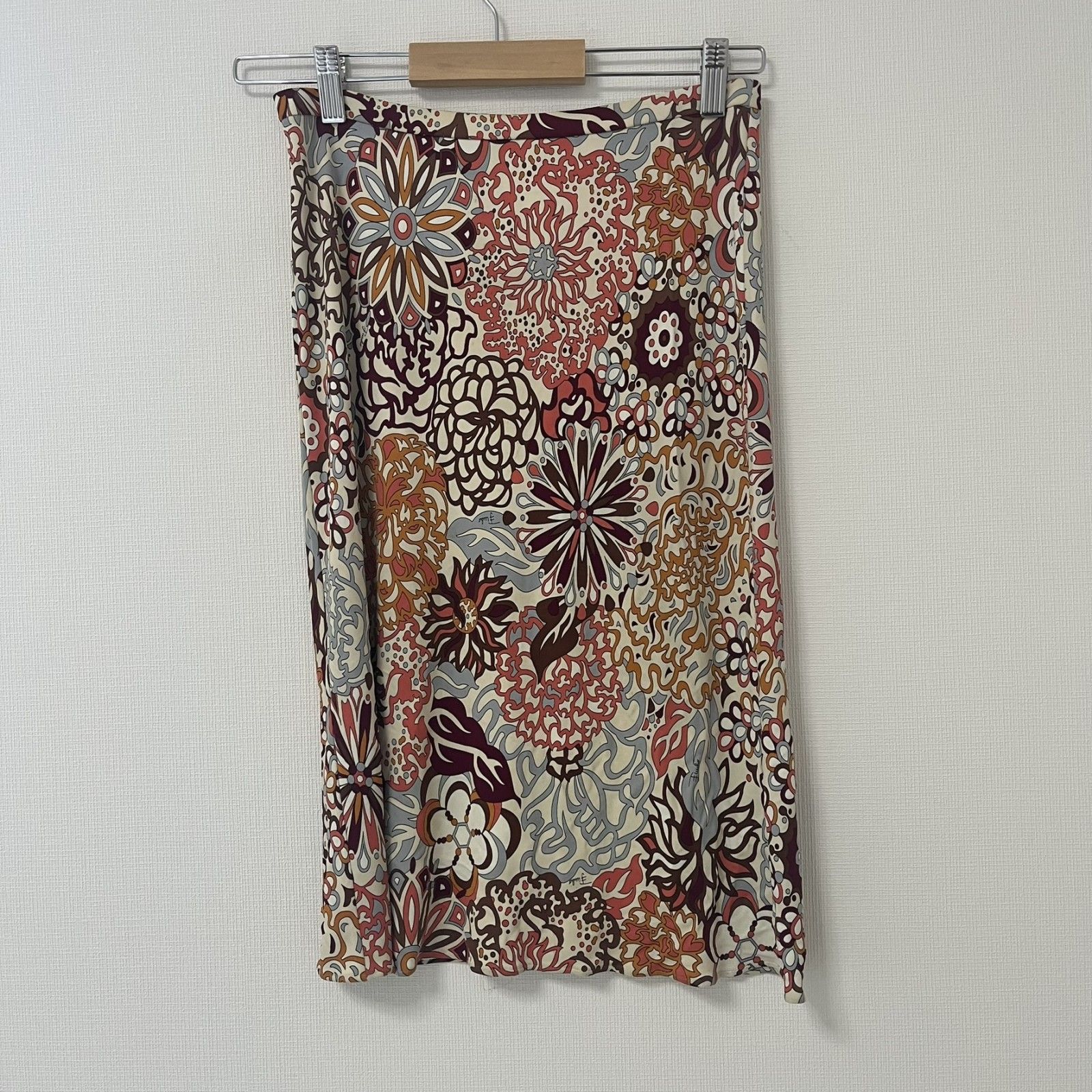 新品未使用　EMLIO PUCCI  膝丈スカート　size 34 2025年最新】EMILIO PUCCI レディース ひざ丈スカートの人気