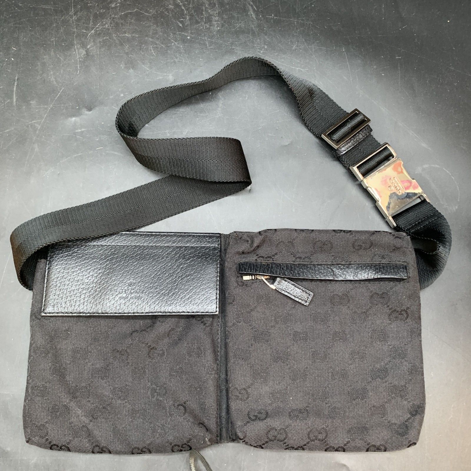 J381 GUCCI グッチ GGキャンバス メンズ ショルダーバッグ