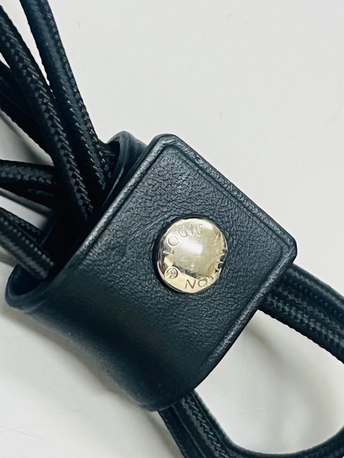 ルイ・ヴィトンホライゾン V2様 充電器 純正品 コネクター 動作確認済 LOUISVUITTON ルイ・ヴィトンホライゾン V2様 充電器 純正品