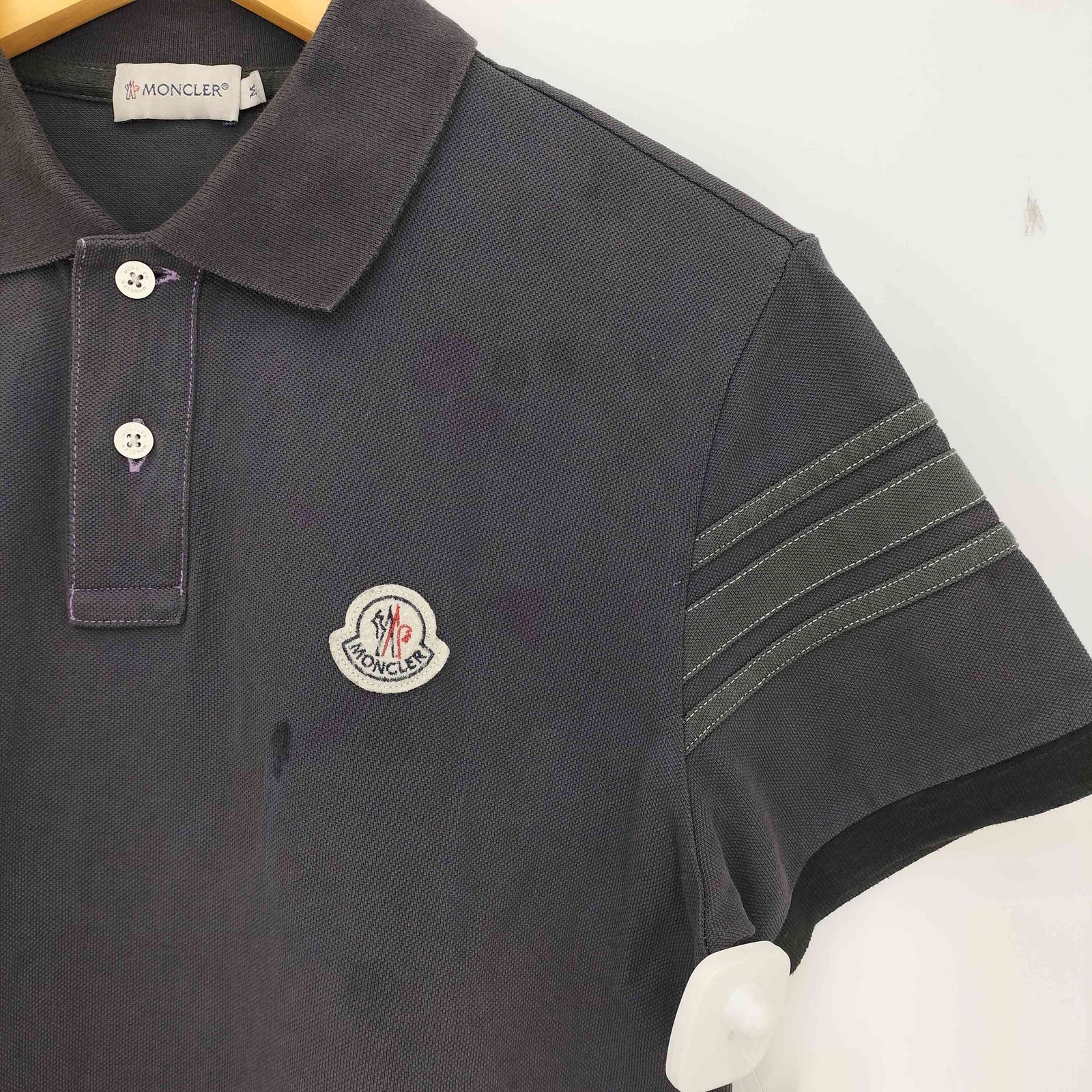 モンクレール MONCLER フロントロゴワッペンポロシャツ 後染め