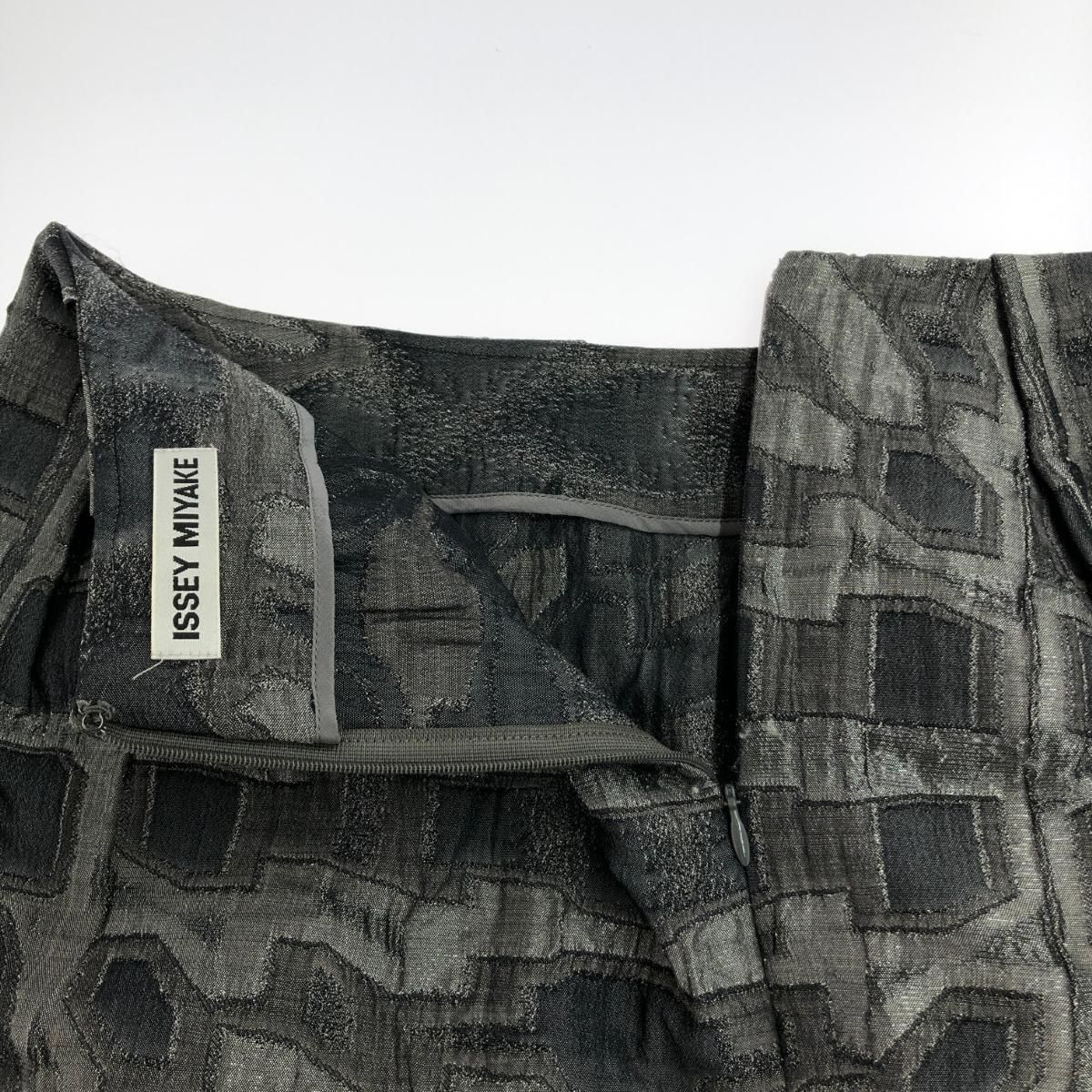 ISSEY MIYAKE ミニスカート ブラック グレー 2 上品 オシャレ PLEATS PLEASE ISSEY MIYAKE ◇ Skirt / 2 / Polyester / GRN