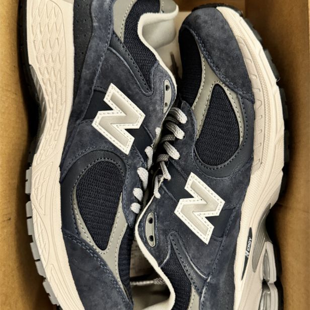 ニューバランス 2002R ゴアテックス "エクリプス"ネイビーのユニセックススポーツシューズ New Balance 2002R GORE-TEX