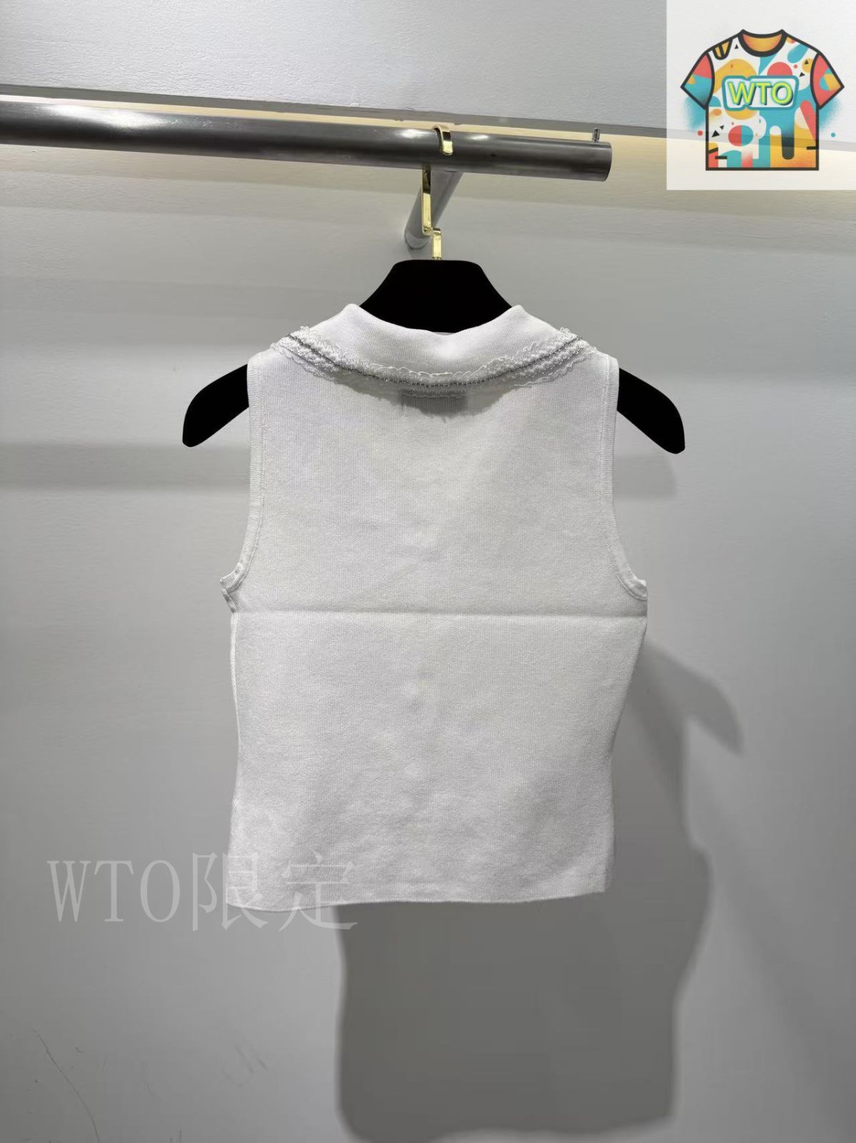 【カジュアルかつ上品♪】CHANEL ベスト CHANEL - CHANEL サイドロゴ ウール ニットベストの通販 by