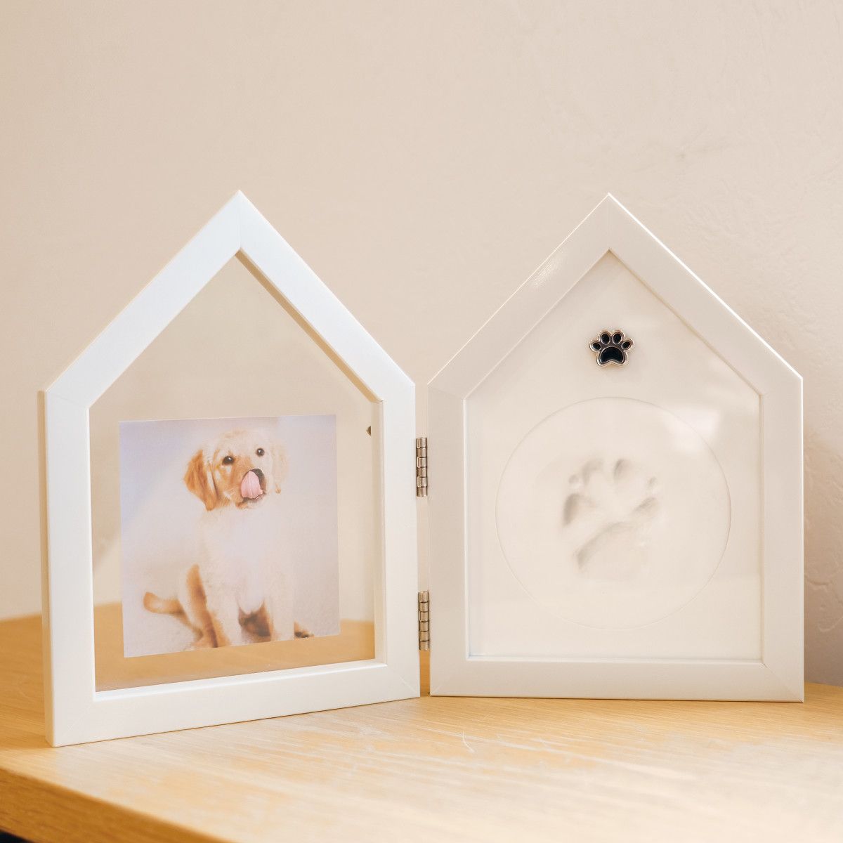 フォトフレーム ハウス ハンドスタンプフレーム ペット 足形 樹脂粘土 （ フォト フレーム 成長記録 フォトスタンド 額縁 写真立て 写真たて 犬 猫 写真フレーム 写真入れ 写真 飾る 動物 赤ちゃん 記念品 成長 記録 記念写真 白 ）