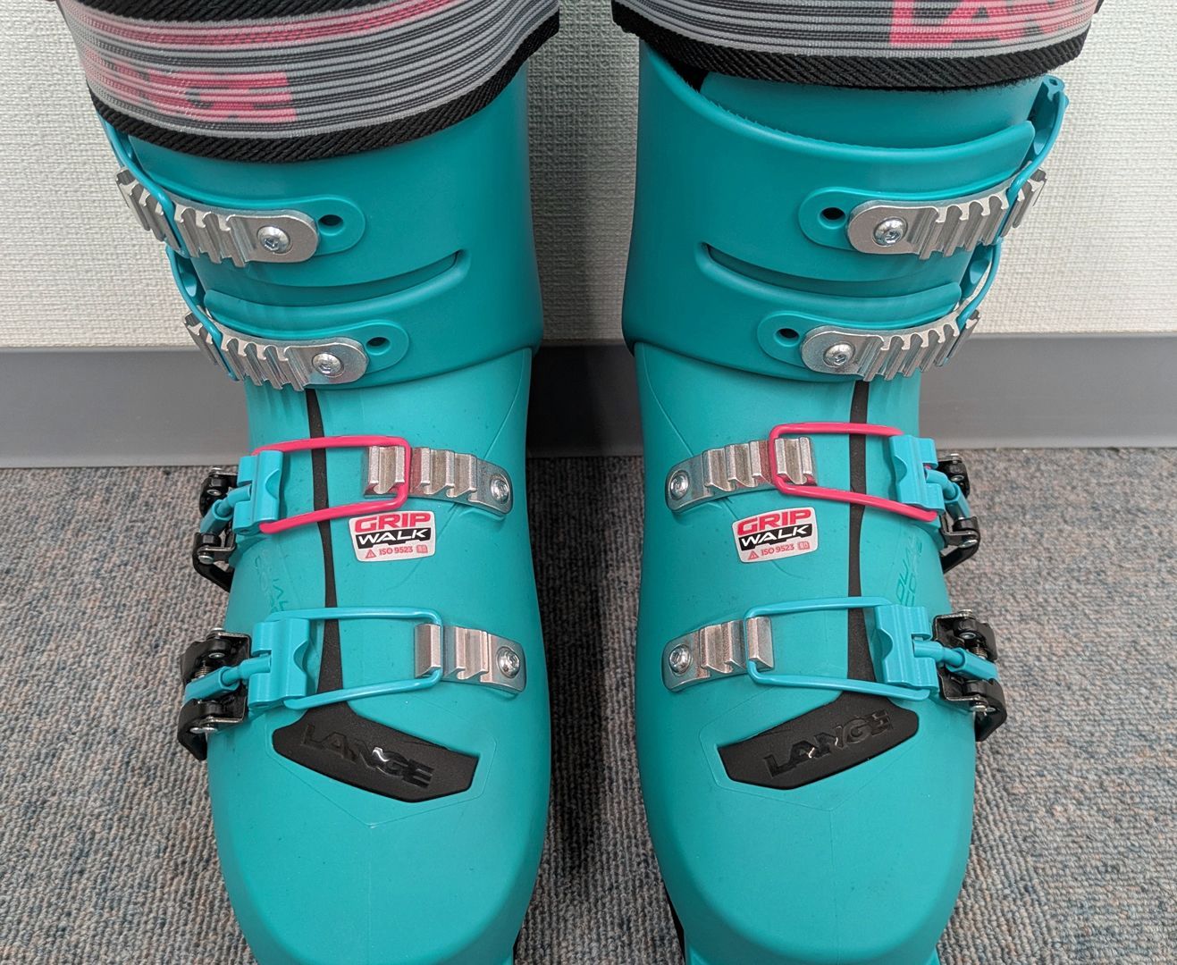 新品 未使用品】アウトレット LANGE・ラング スキーブーツ 21-22