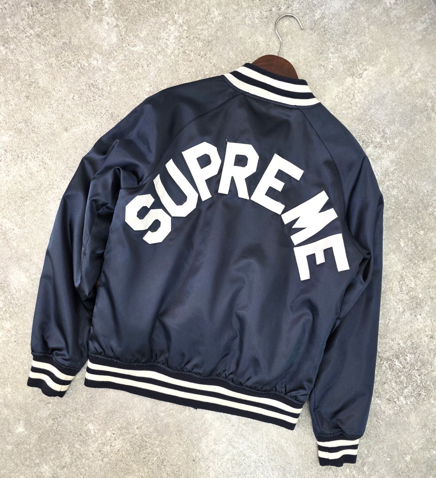 13SS SUPREME シュプリーム ×Champion チャンピオン Satin Jacket サテン ジャケット スタジャン アーチロゴ メンズ アウター ネイビー S PAWNSHOPRiZ パウンショップリズ