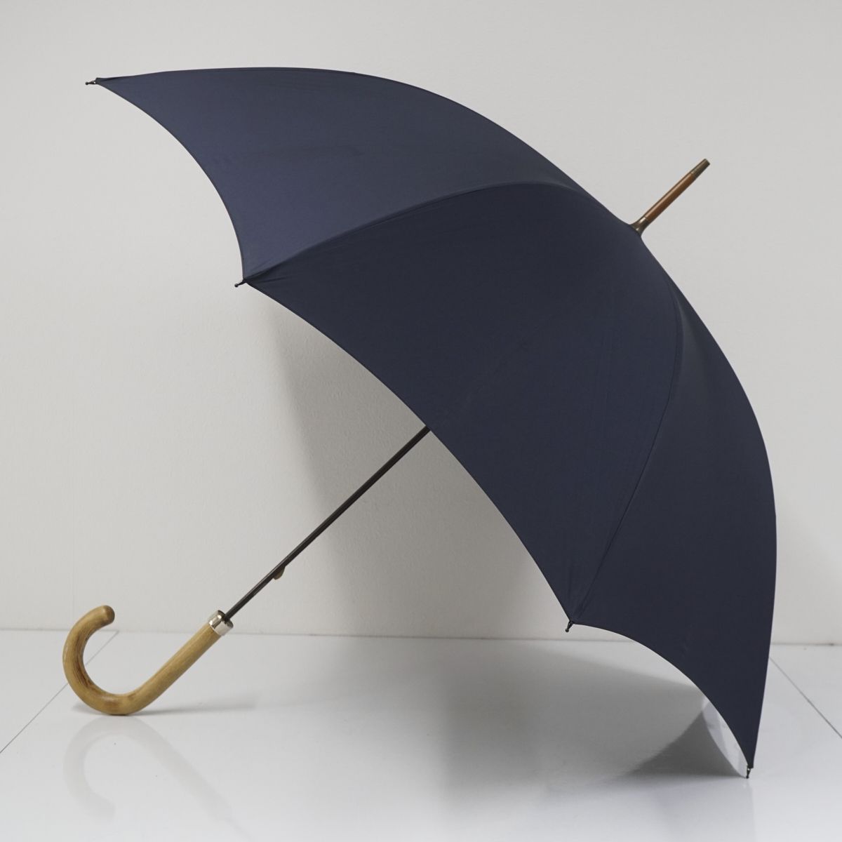 紳士傘 FOX UMBRELLA フォックスアンブレラ USED美品 傘 メンズ 木目ライト タモ 無地 ネイビー 紺 高級 64cm S1455