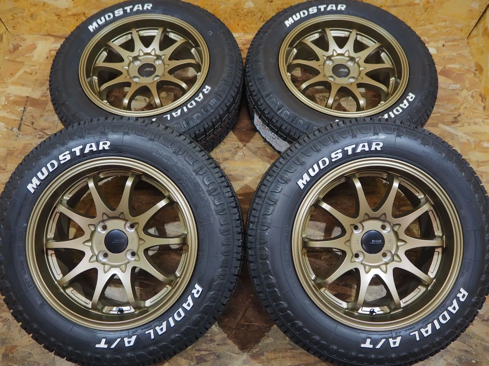 ☆ホワイトレター☆195/65R15 7J+30 4H100 人気 10本スポーク 深リム 