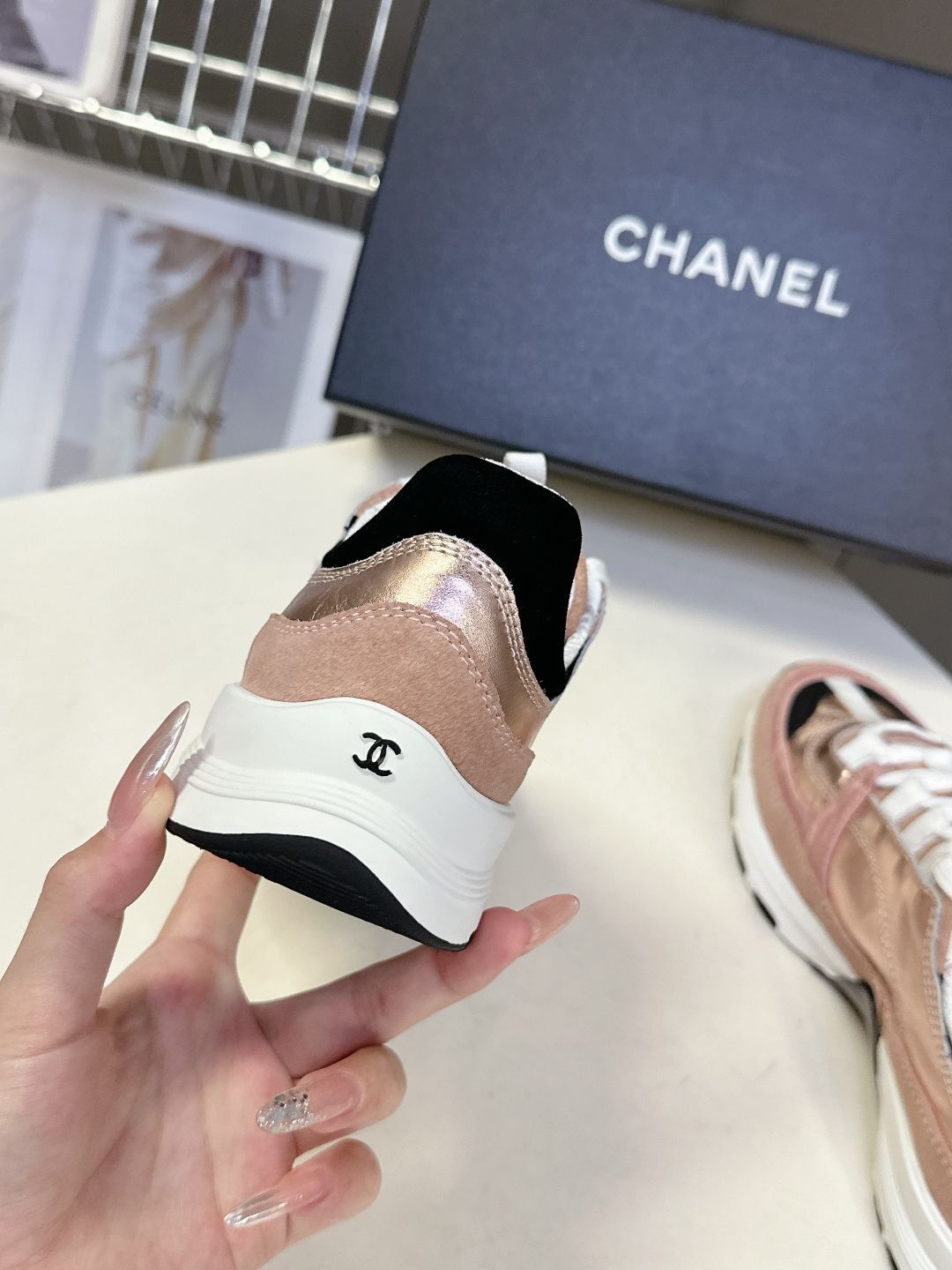 CHANEL シャネル 25A カジュアル スニーカー02-2 - メルカリ