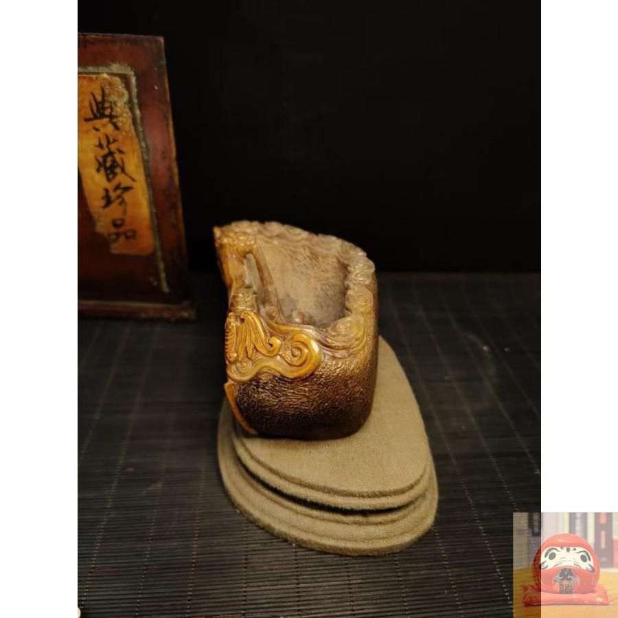 中国古美術・旧蔵寿山石瑞獣献宝の印鑑・手彫り・田黄石・風水・書道具・文房具・置物 中国古美術・旧蔵寿山石瑞獣献宝の印鑑・手彫り・田黄石・風水