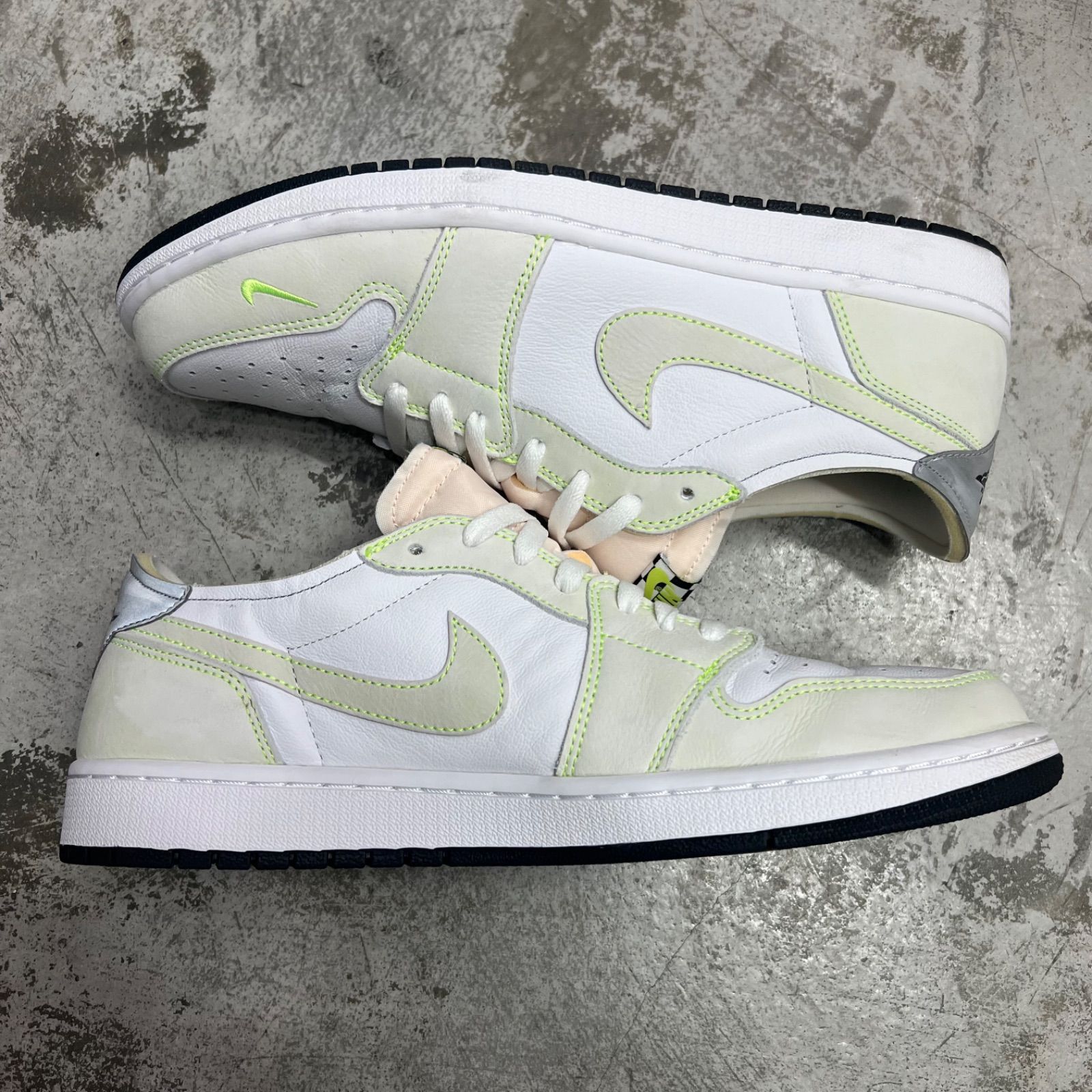 国内正規 NIKE Air Jordan 1 Low OG Ghost Green ゴースト