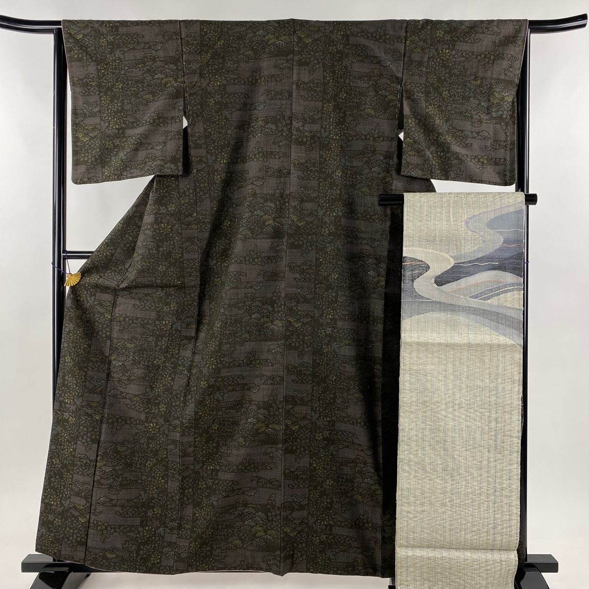 紬 身丈161cm 裄丈64cm M 袷 袋帯セット 草花 ヱ霞 焦茶色 正絹 秀品