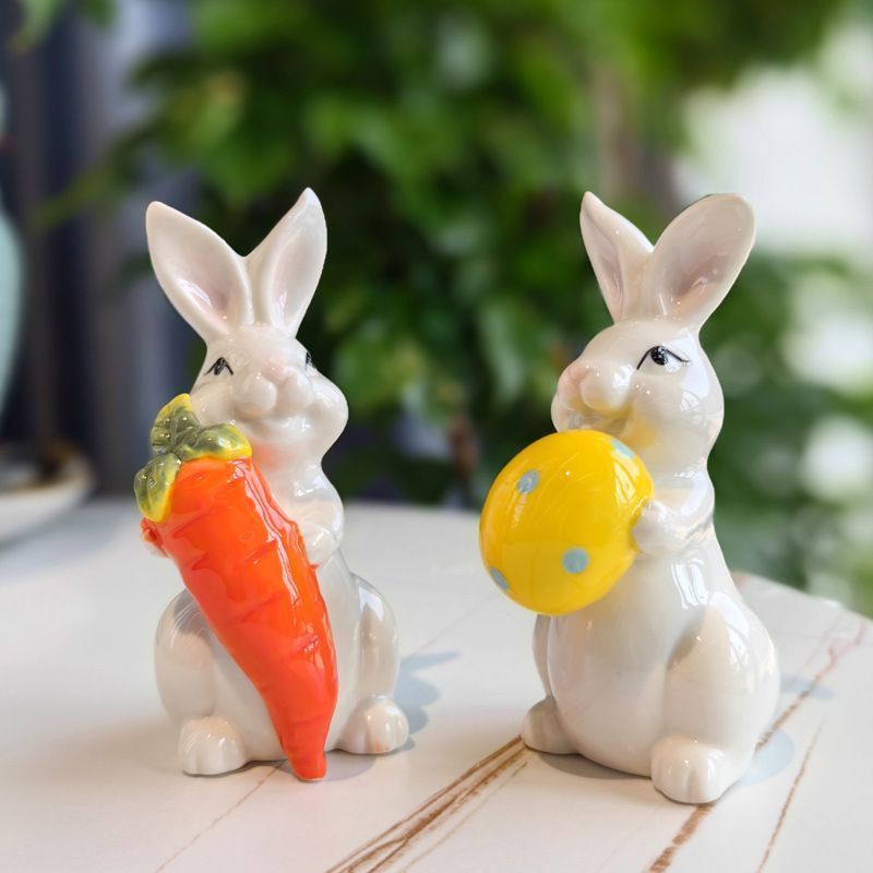 置物 オブジェ ガーデンオーナメント ニンジンと卵を持っているうさぎ ウサギ ラビット 白うさぎ 屋内 インテリア 玄関 リビング ダイニン