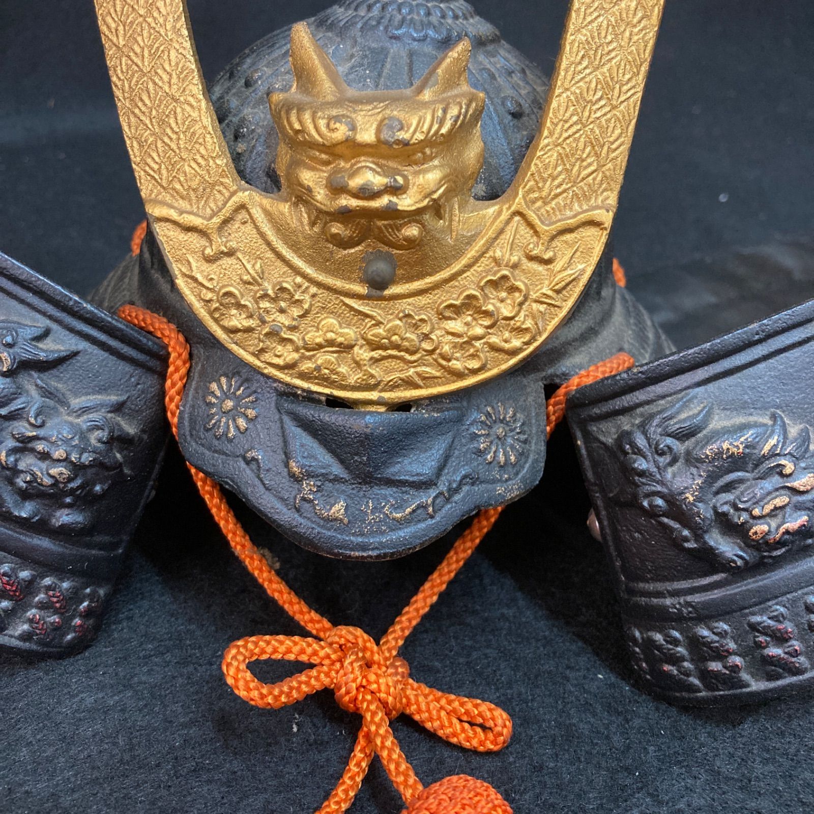 出世兜 置物 鉄製　Sサイズ 兜 兜飾り 縁起物 美術工芸 出世兜 置物 鉄製 かぶと インテリア 高さ