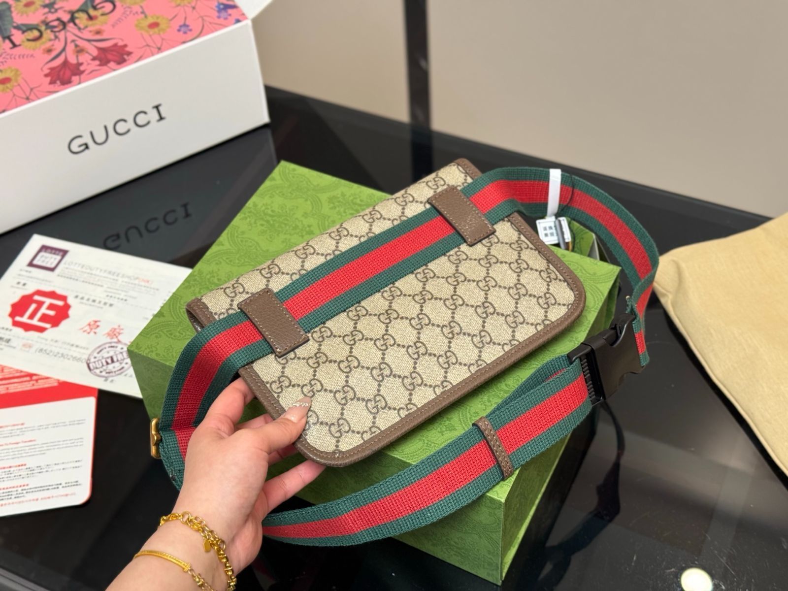 今日特価】Gucci Tiger Head Waist Bag | グッチ タイガーヘッド