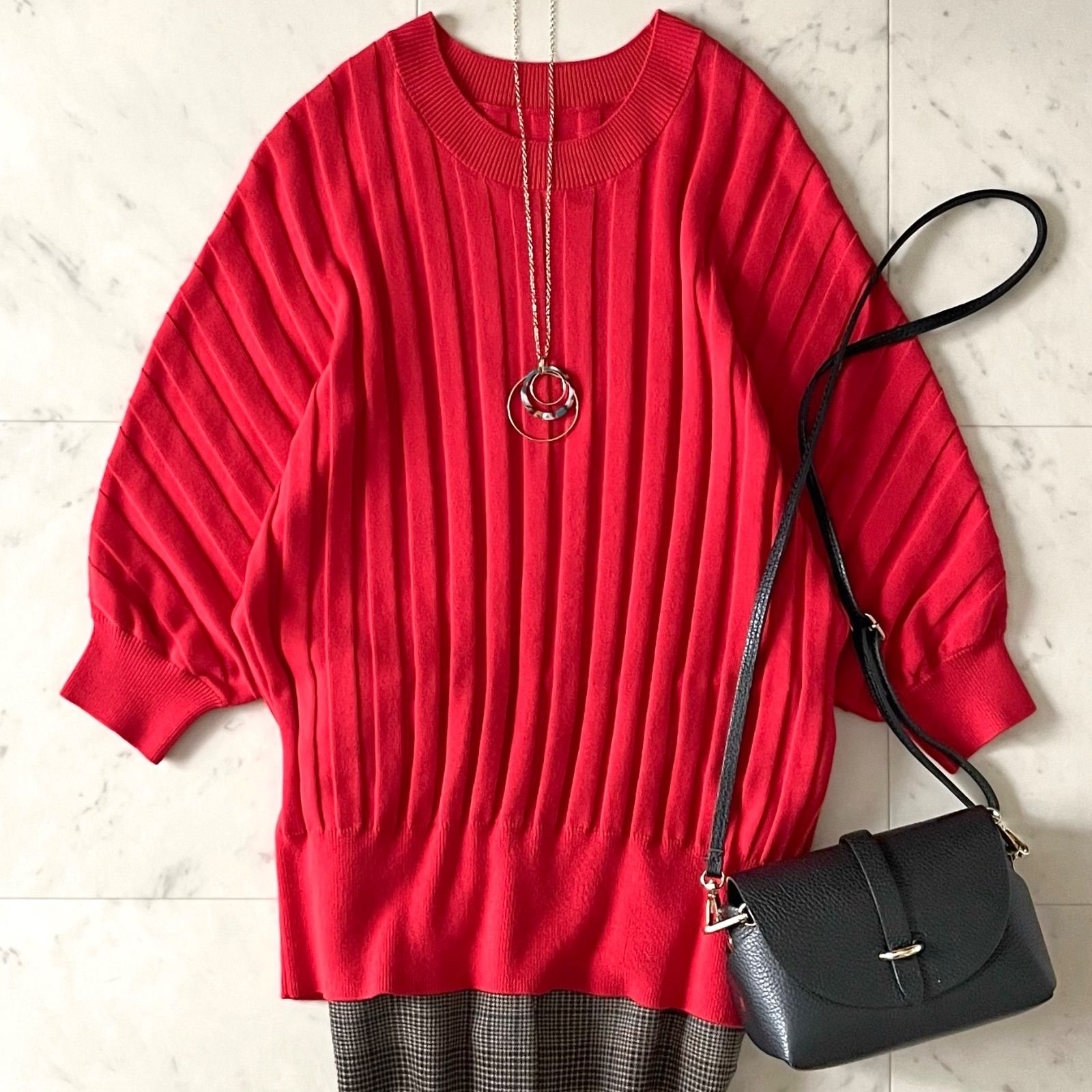 ショップフォローで500円割引クーポン ||ADORE アドーア ドルマンスリーブリブニット 38 レッド赤系 レーヨンコットン 8分袖 クルーネック トップス レディース