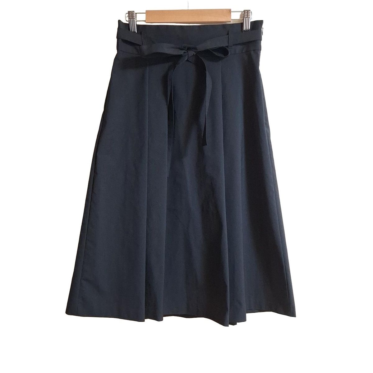 ⭐︎美品⭐︎UNTITLED アンタイトル　Wブレスト ミドル丈　ブルー　Mサイズ ☆美品 アンタイトル/UNTITLED スカート 膝丈 爽やか ブルー