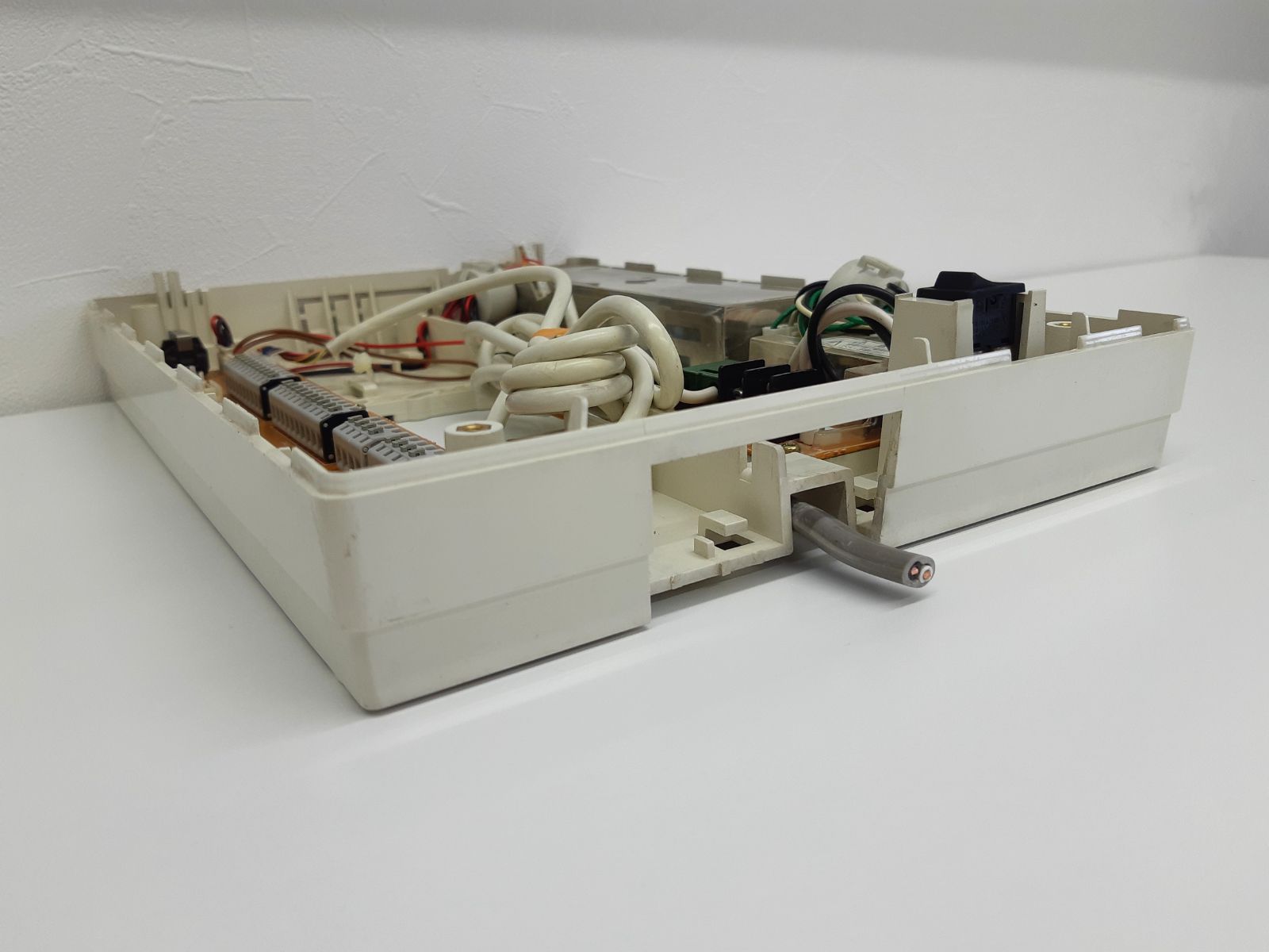 アイホン インターホン制御装置 (VHX-1X/A-1) - メルカリ