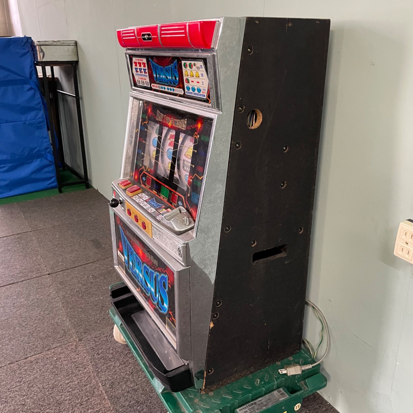 ♭ VERSUS パチスロ実機 バーサス レトロ機 コイン使用機 キーなし