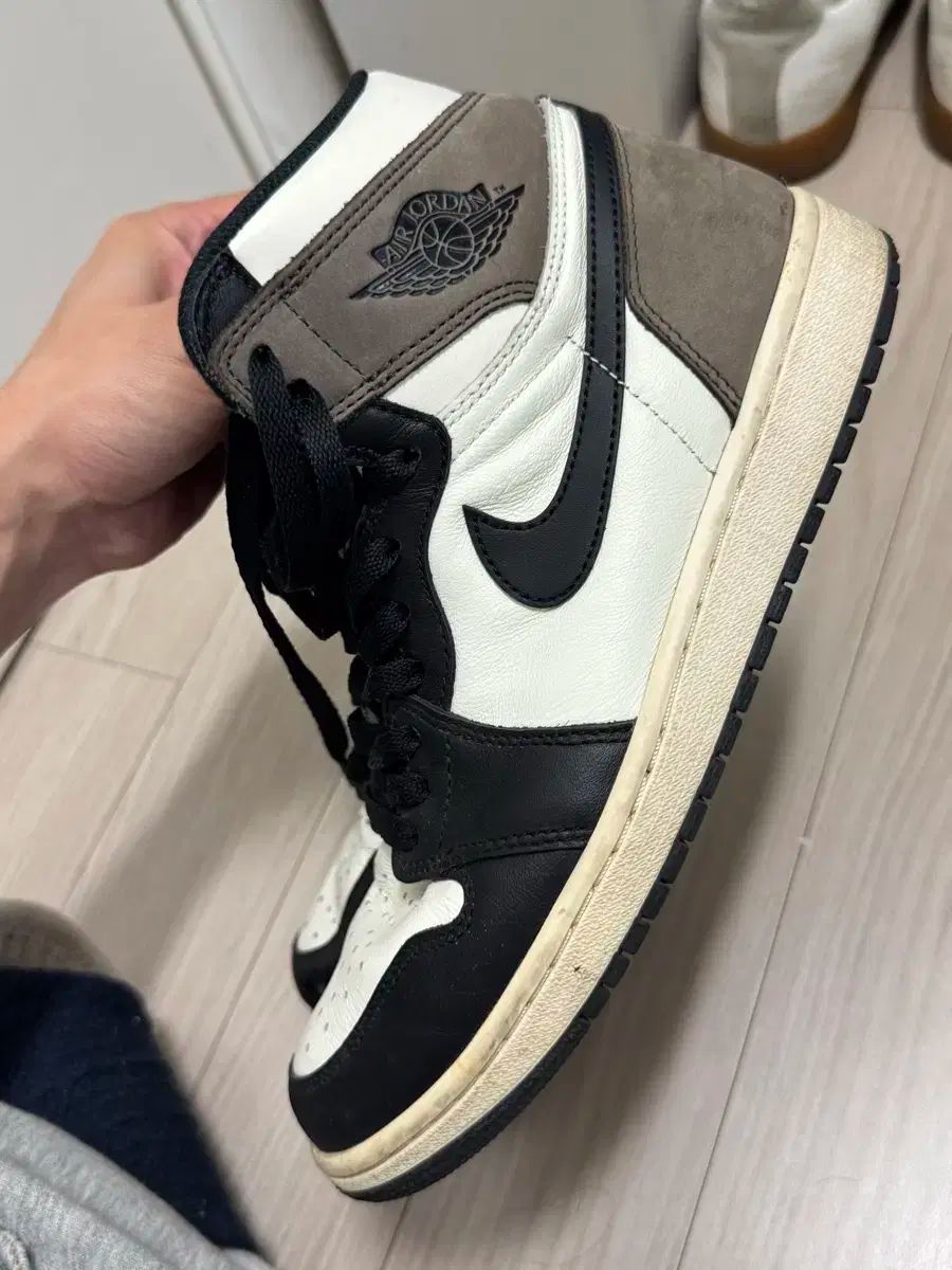 NIKE