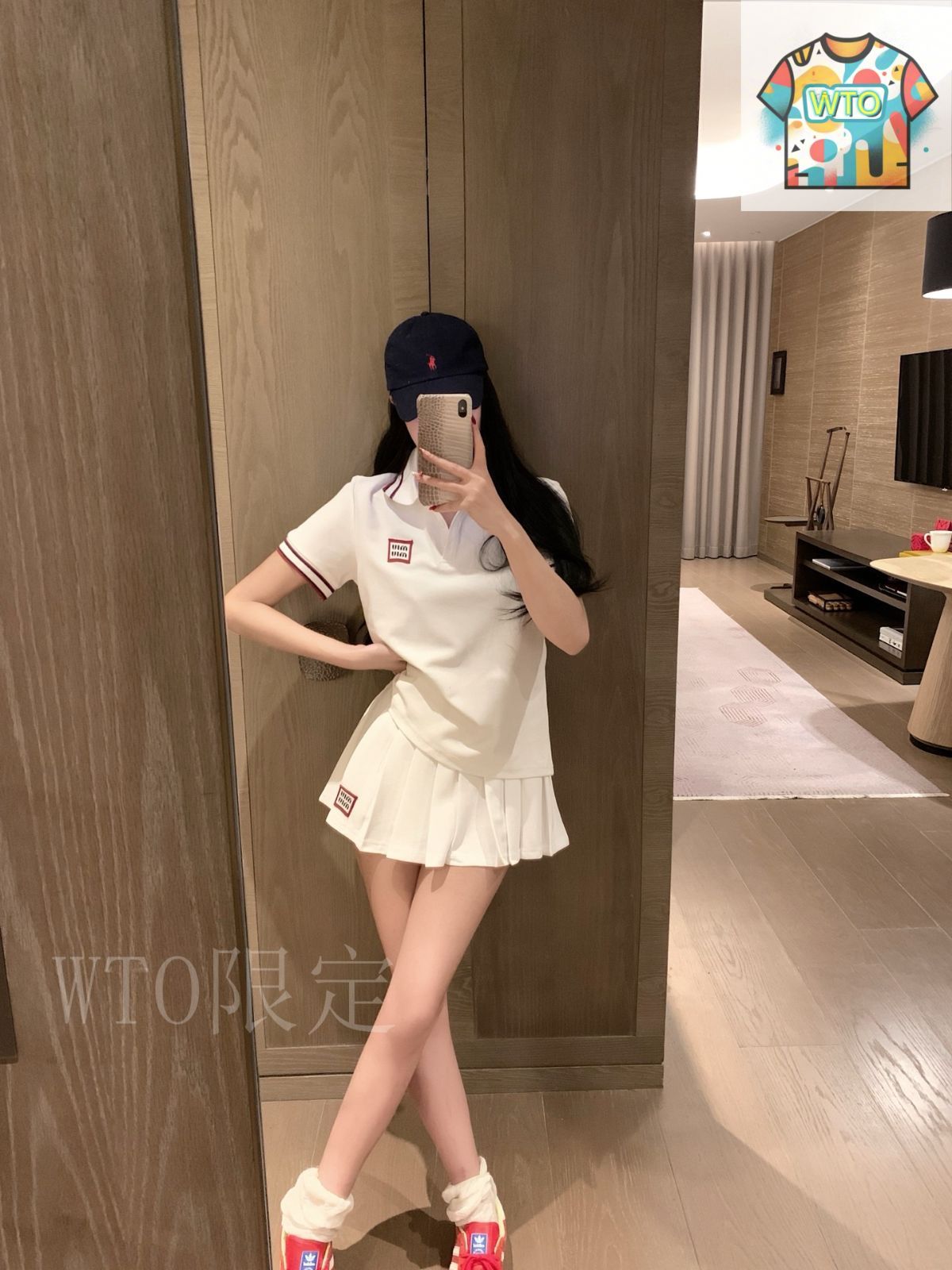 【MiuMiu】コットンとスエードのトップス＆ミニスカート セット MiuMiu】コットンとスエードのトップス＆ミニスカート セット
