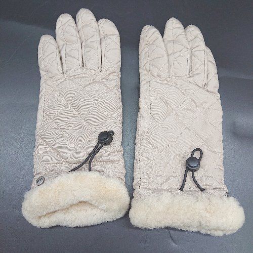 ◇ ⊇ UGG アグ キルティングデザイン 手袋 グローブ サイズS/M