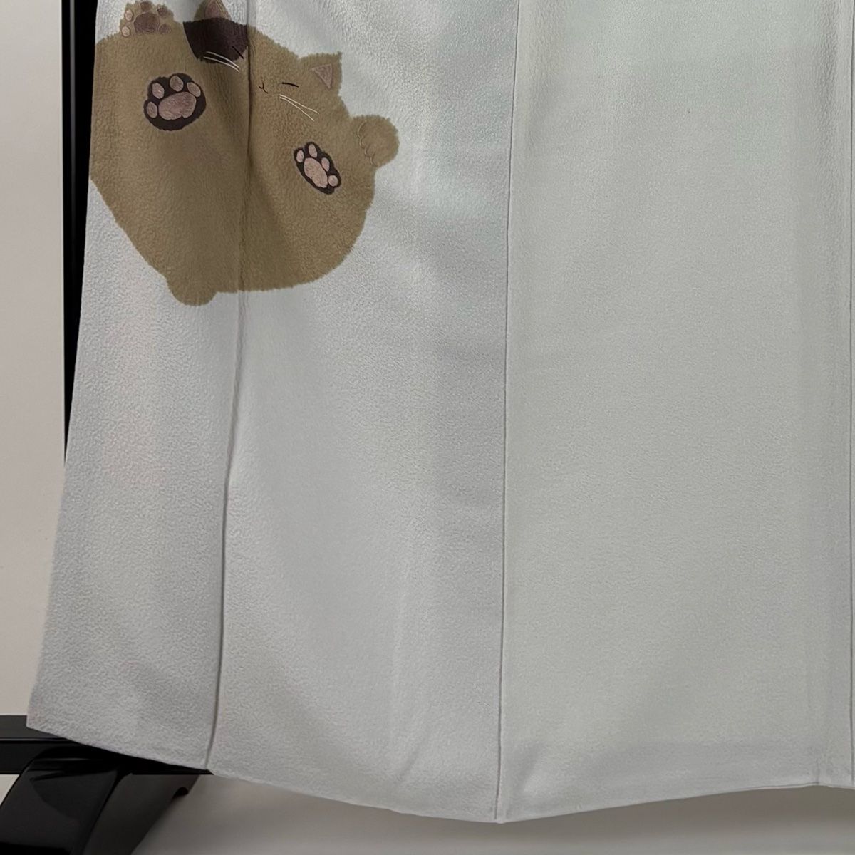 付下げ 身丈160cm 裄丈64cm M 袷 猫 刺繍 青灰色 正絹 名品