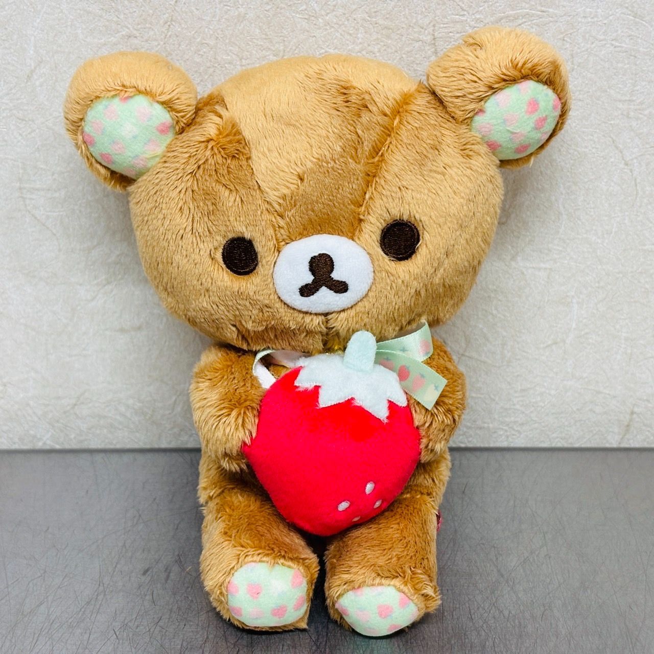 リラックマ いちごぬいぐるみ（金属マスコット付き）リラックマ 2018 リラックマ いちごの金属マスコット付 ぬいぐるみ コリラックマ チャイ