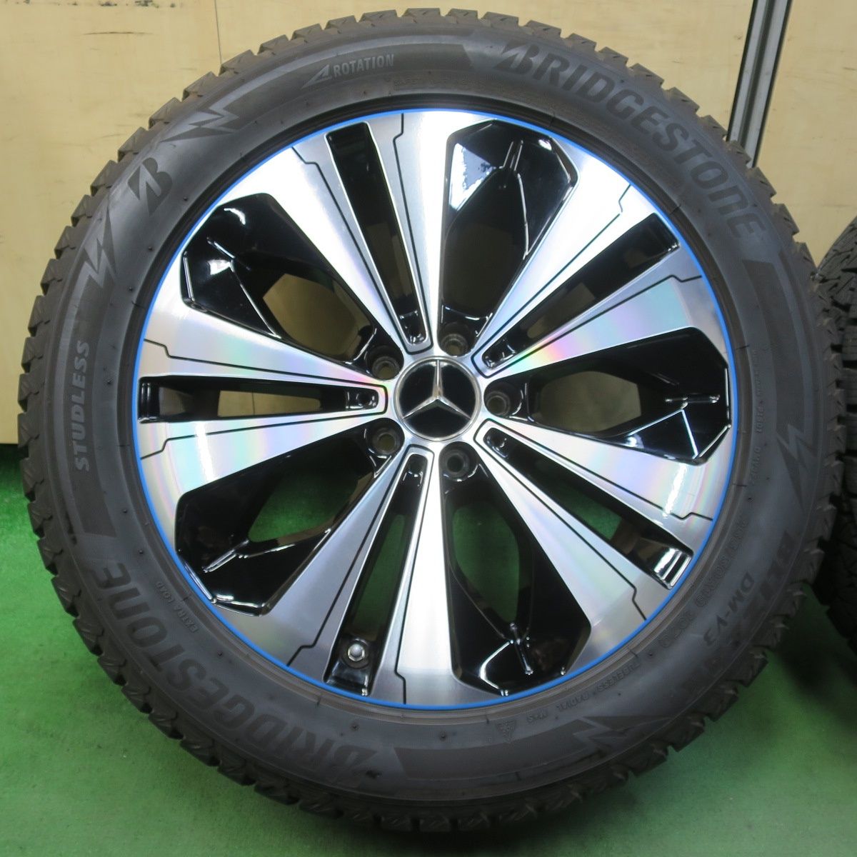 センサー付 バリ溝 21年 キレイ 9.5分 ベンツ N293 EQC 純正 235 55R19 255 50R19 スタッドレス ブリヂストン ブリザック DM-V3 19インチ PCD112 5H 5092703イス