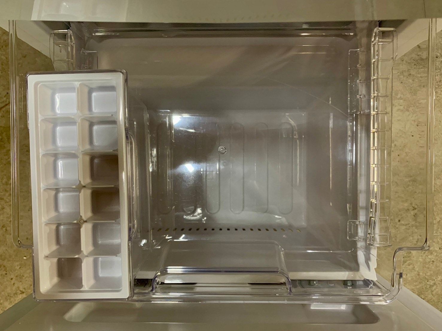 大阪送料無料☆3か月保障付き☆冷蔵庫☆2023年☆シャープ☆2ドア☆SJ  