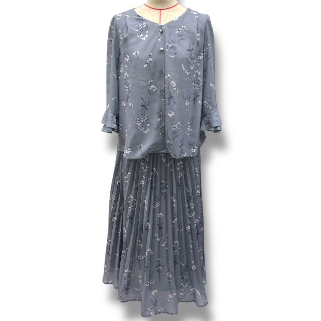 LAISSE PASSE レッセパッセ コスモスプリントブラウススカートセットアップ 上下セット プリーツスカート 37224-1-70600E 青 ブルー サイズ38 レディース 夏 有明ガーデンrecollect店No.252