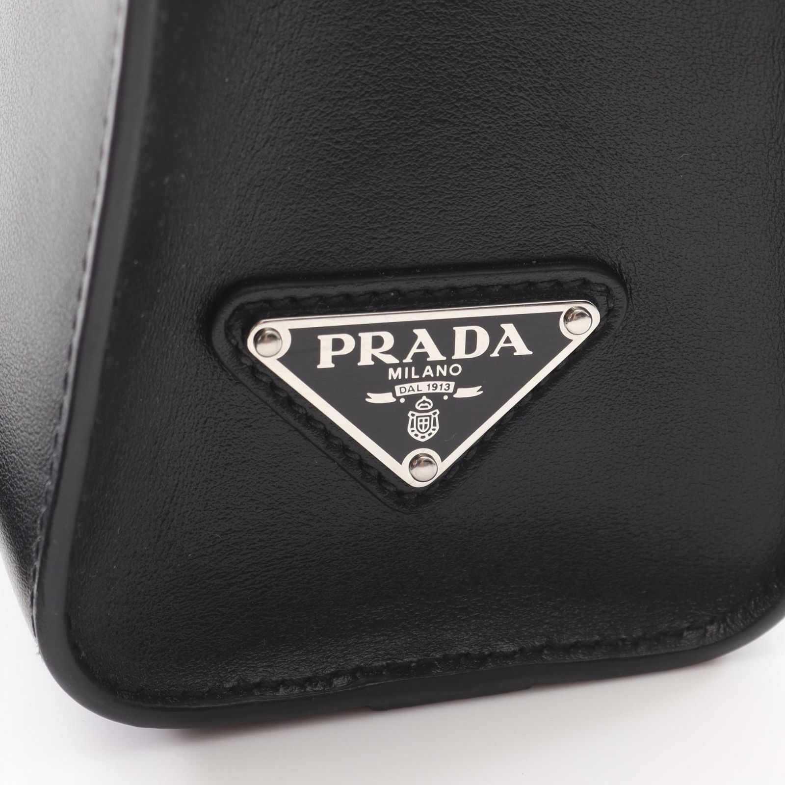 2way プラダ トートバッグ エンボスロゴ トライアングルタグ 2VG081 PRADA】プラダ『エンボス トライアングル ロゴ 2WAYトートバッグ