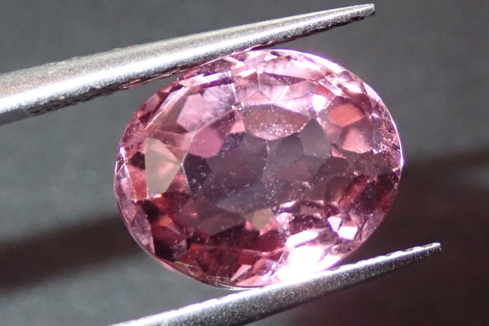 天然ピンクトルマリン6.311ct 約12×9mm ソーティング付き！