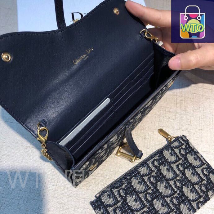【即完売必須！早い者勝ち！】Dior クローバー 折り財布 一粒万倍日】「ディオール」がクローバーをあしらった日本限定