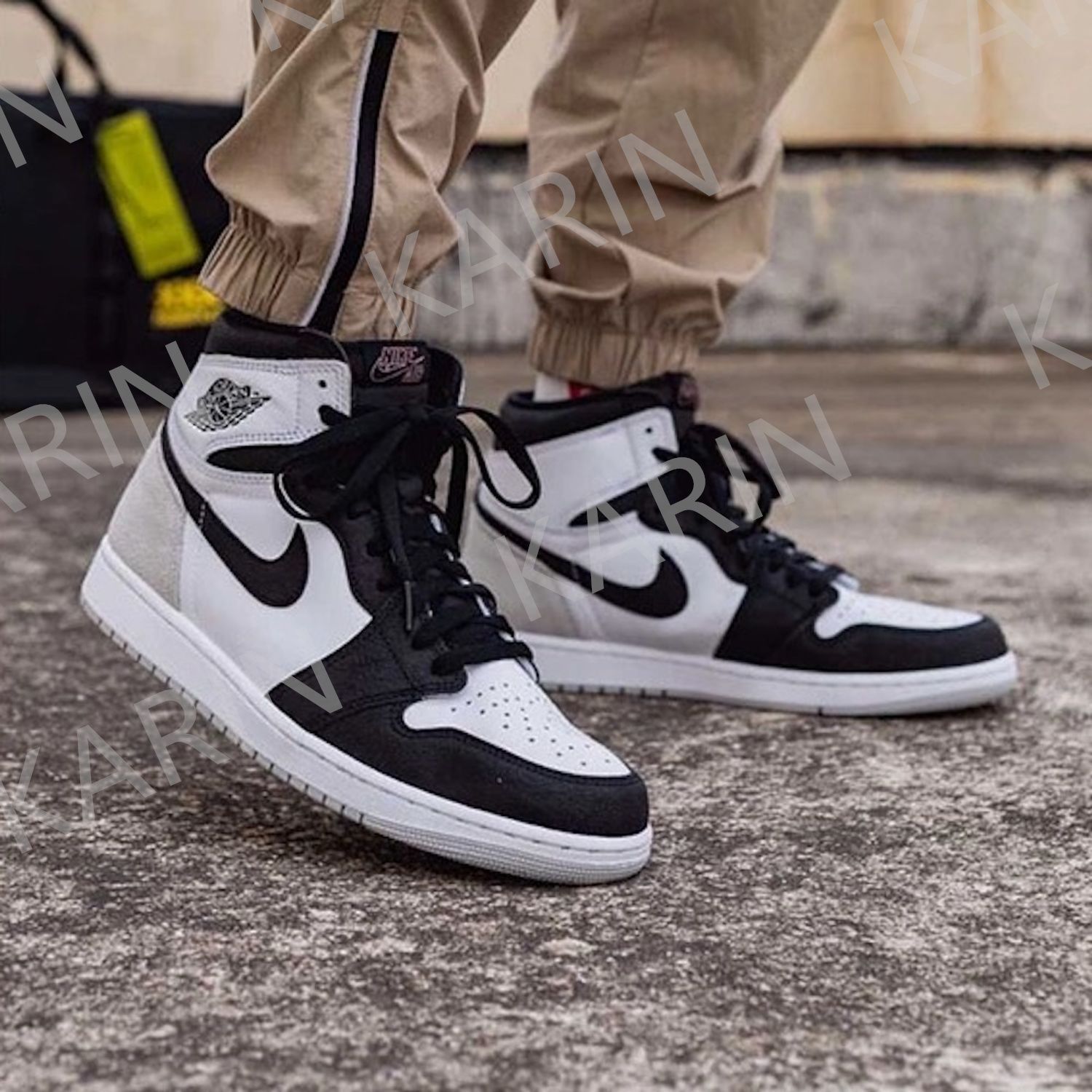NIKE ナイキ エアジョーダン1 ハイカットスニーカー ブリーチド
