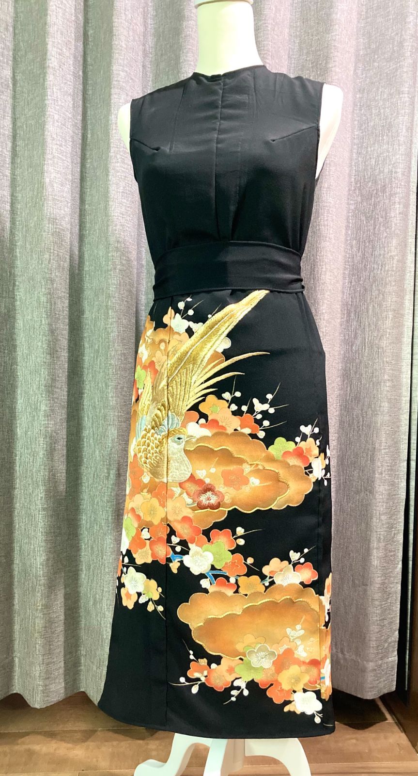 黒留袖着物リメイクワンピース　鳥と梅柄の刺繍