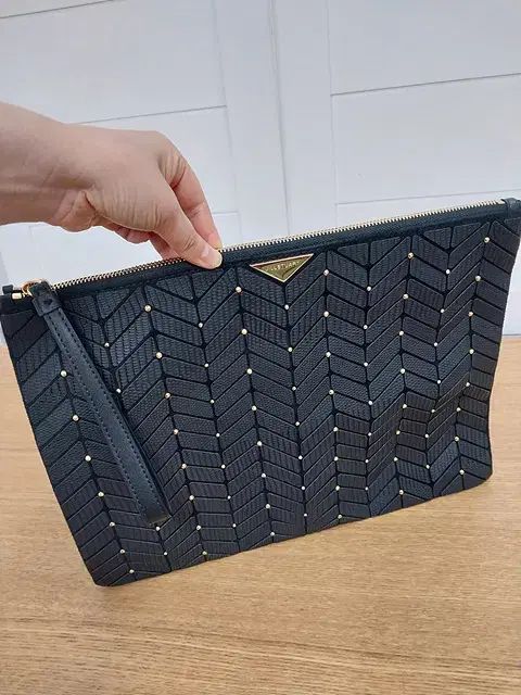 スチュワートニューヨーク クラッチバッグ